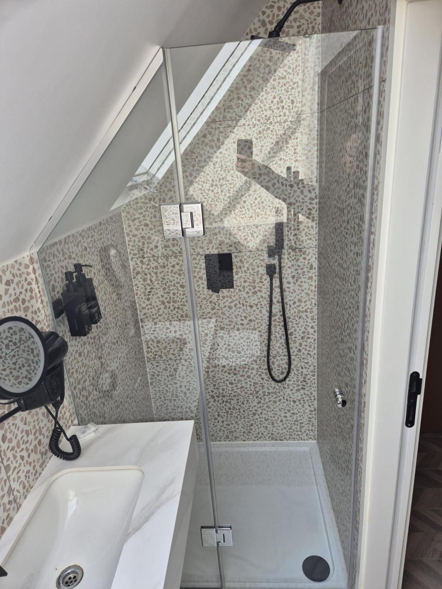 Rosemay Hotel Near London Heathrow Airport 海斯 外观 照片