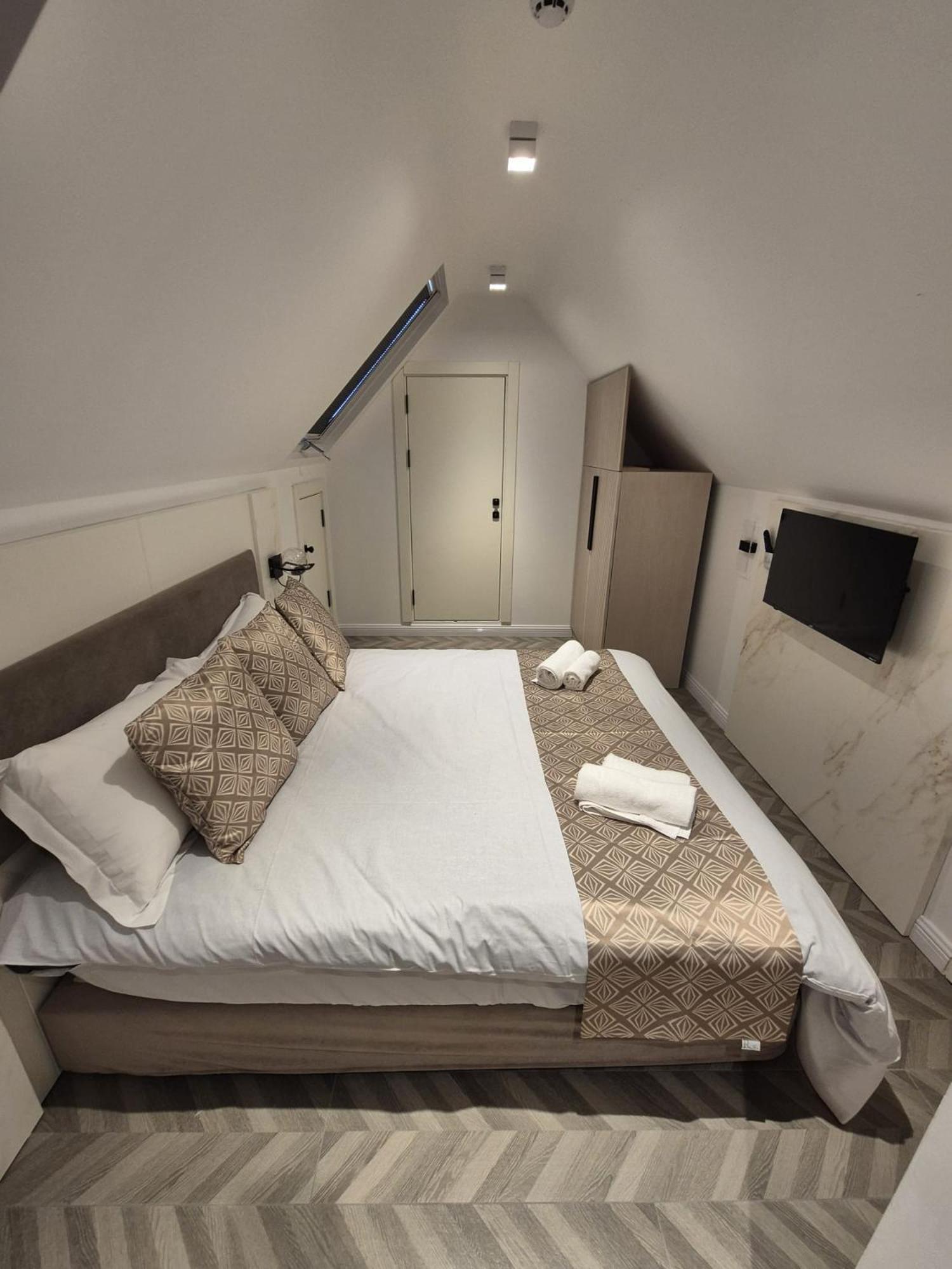Rosemay Hotel Near London Heathrow Airport 海斯 外观 照片