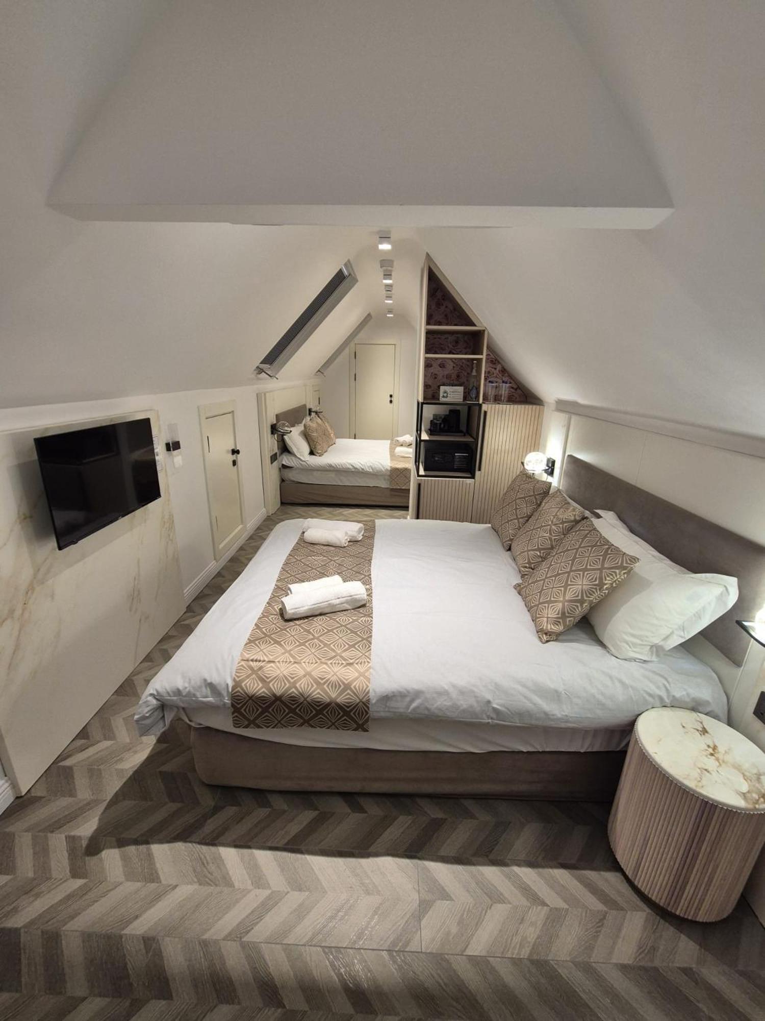 Rosemay Hotel Near London Heathrow Airport 海斯 外观 照片